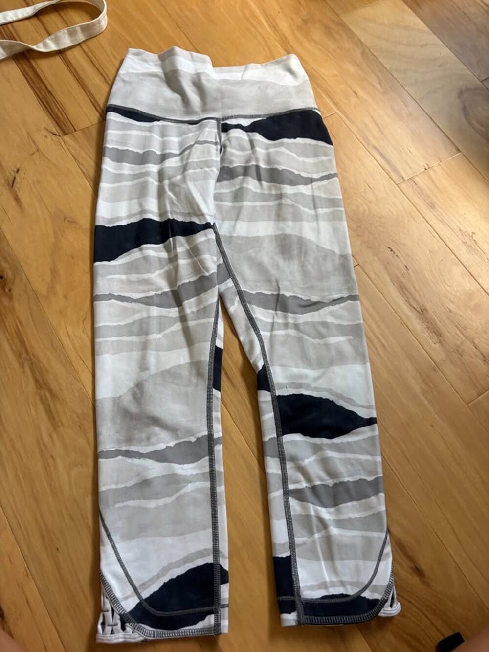 Lululemon Gray/Black Striped Cropped Leggings - Size 4